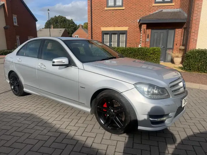 Mercedes-Benz C-Class 2011 photo 4