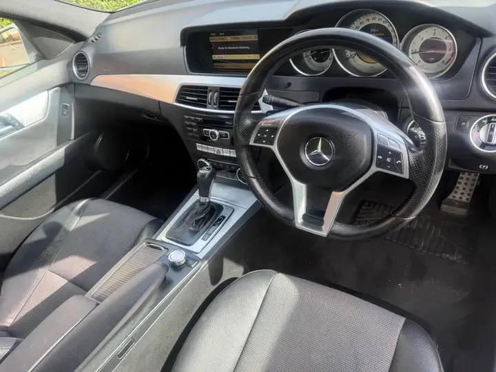 Mercedes-Benz C-Class 2011 photo 3