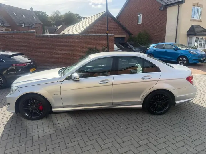 Mercedes-Benz C-Class 2011 photo 5