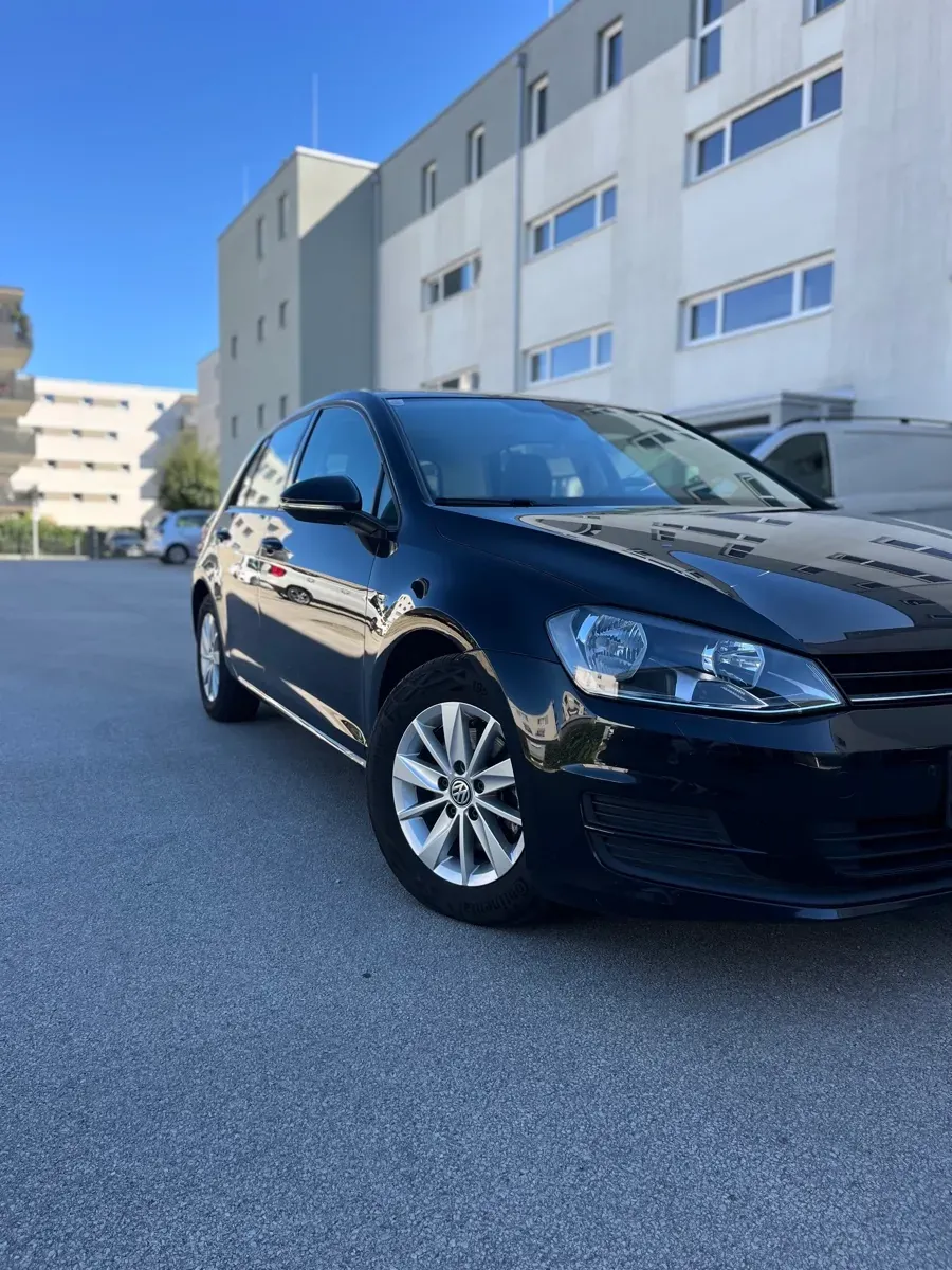 Volkswagen Golf 2013 photo 2