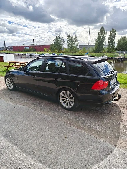 BMW 320D 2011 photo 3