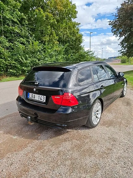 BMW 320D 2011 photo 4