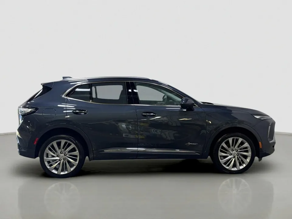 Buick Envision 2026 photo 2