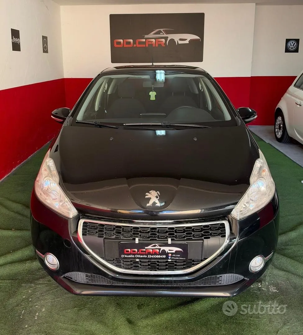 Peugeot 208 2014 photo 2