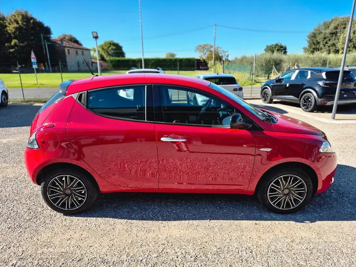 Lancia Ypsilon 2023 photo 3
