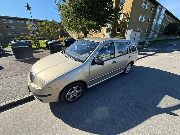 Skoda Fabia 2006 photo 4
