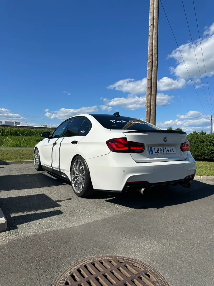 BMW 3 Series 2017 photo 2