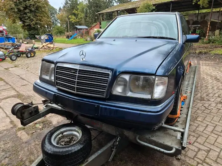 Mercedes-Benz W124