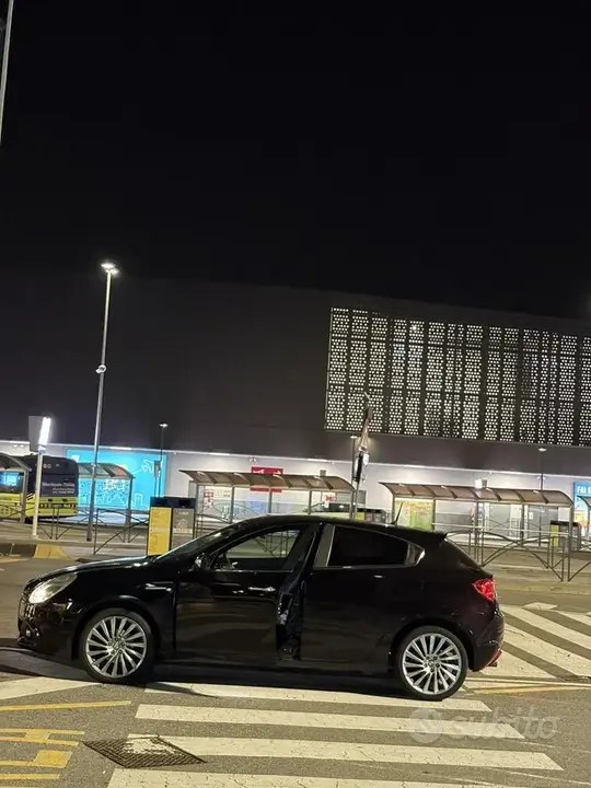 Alfa Romeo Giulietta 2014 photo 4