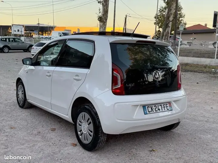 Volkswagen Up 2013 photo 4