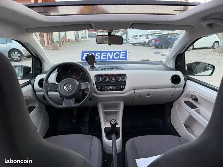 Volkswagen Up 2013 photo 5