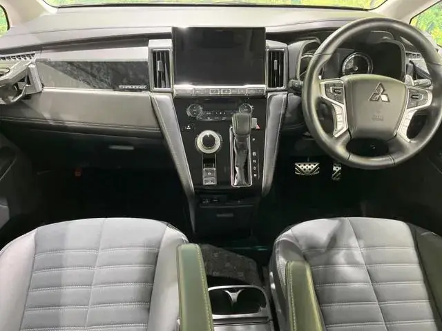 Mitsubishi Delica D:5 2024 photo 2