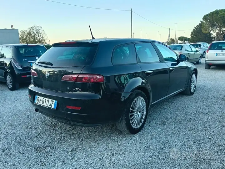 Alfa Romeo 159 2009 photo 3
