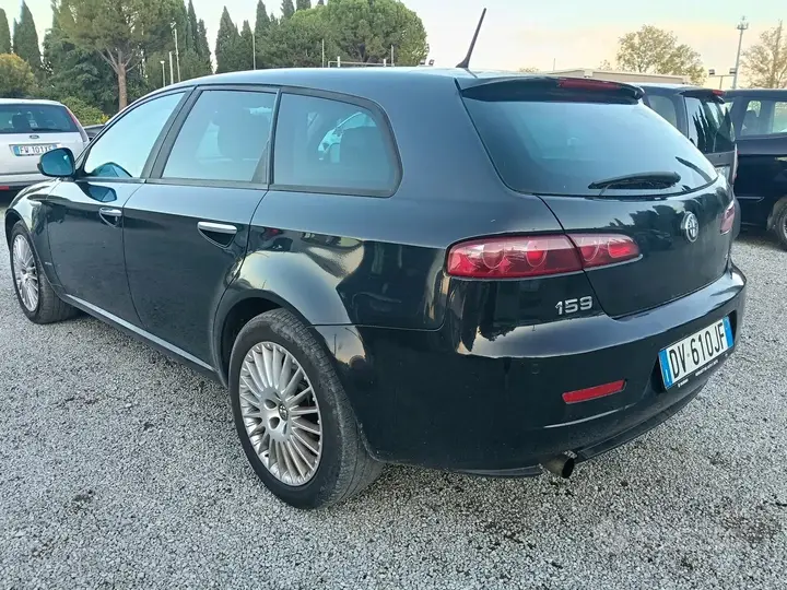Alfa Romeo 159 2009 photo 2