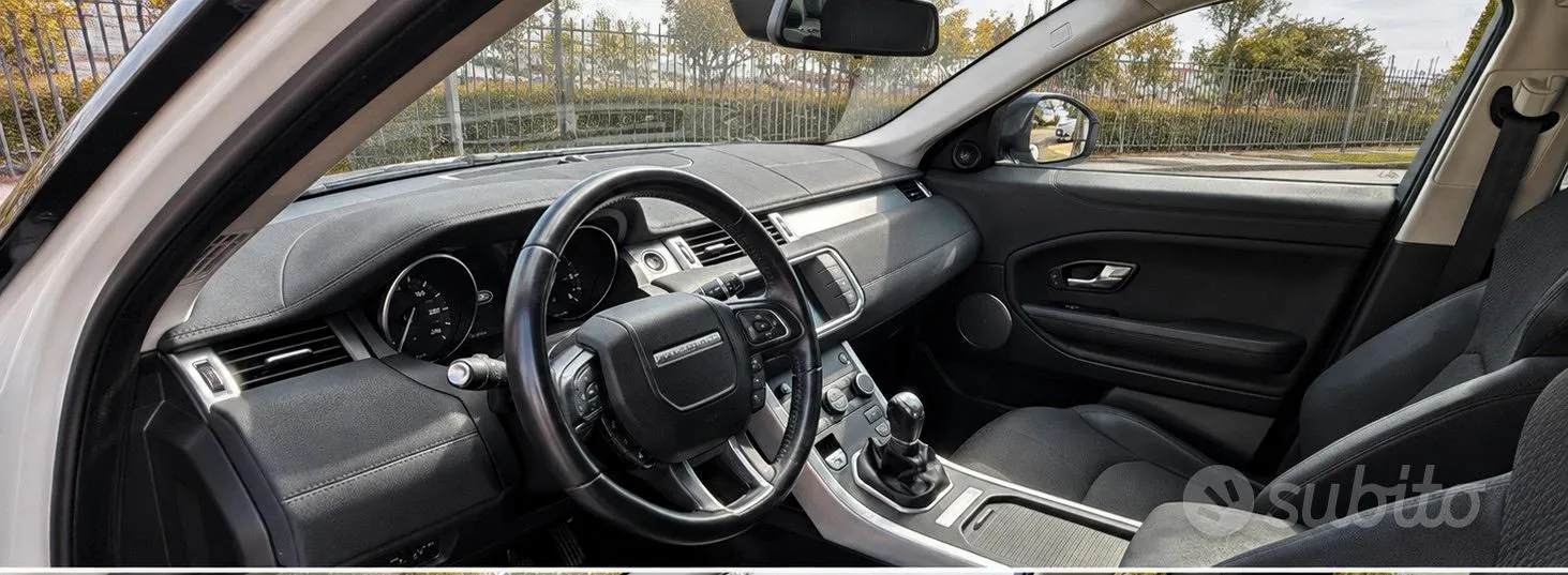 Land Rover Range Rover Evoque 2017 photo 3