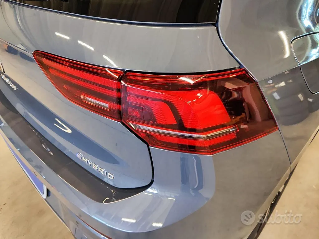 Volkswagen Golf 2025 photo 5