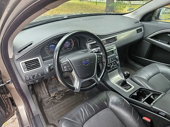 Volvo V70 2010 photo 4