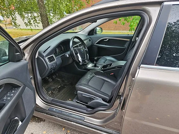Volvo V70 2010 photo 5
