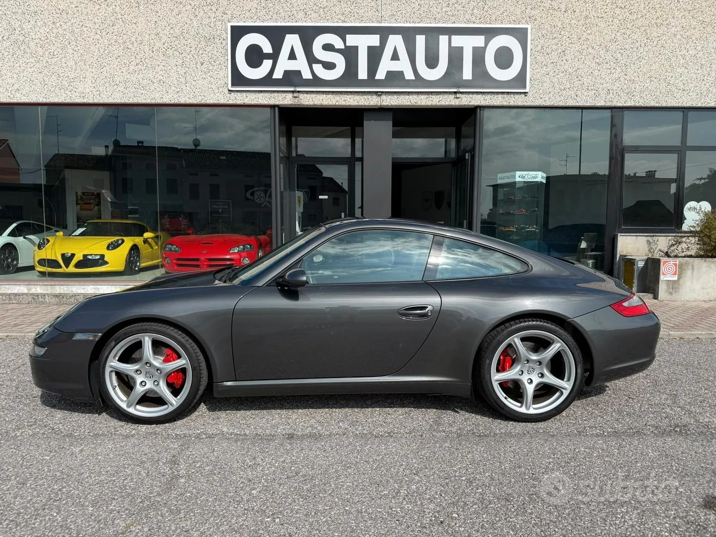 Porsche 911 2005 photo 2