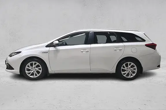 Toyota Auris 2018 photo 2