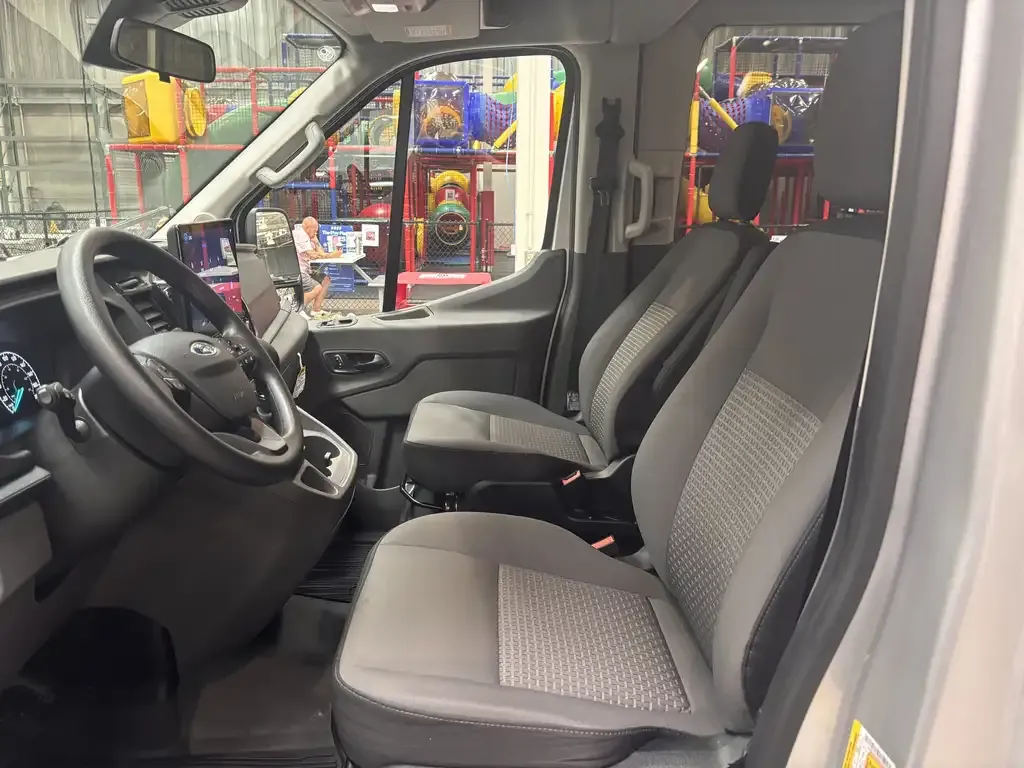 Ford Transit Passenger Wagon 2025 photo 5