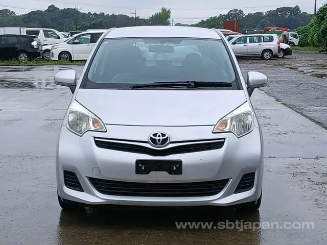 Toyota Ractis G 2013 photo 2