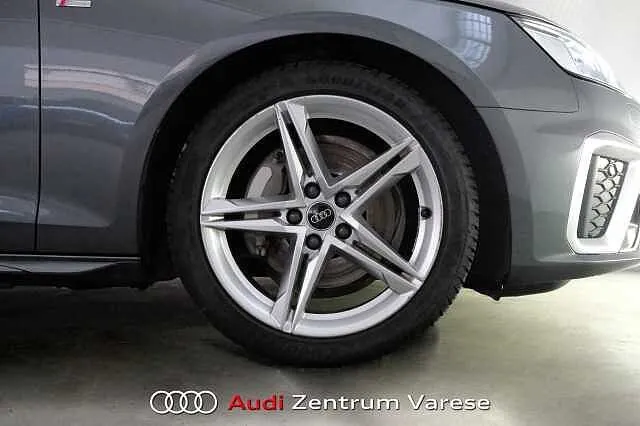 Audi A4 2023 photo 3
