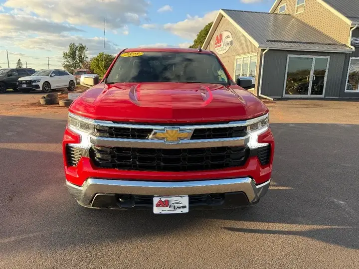 Chevrolet Silverado 2025 photo 2