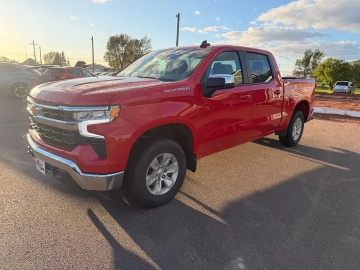 Chevrolet Silverado 2025 photo 3