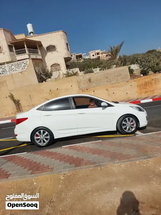 Hyundai Accent 2013 photo 3