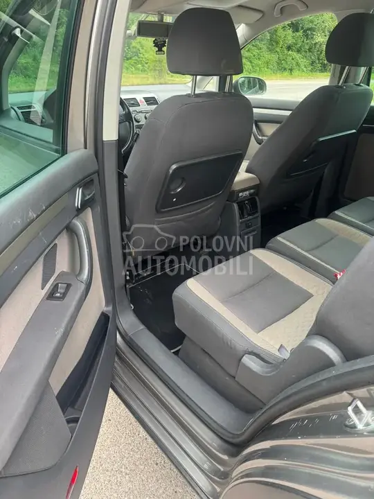 Volkswagen Touran 2007 photo 3