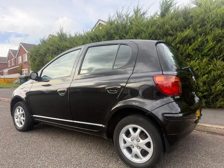 Toyota Yaris 2004 photo 3