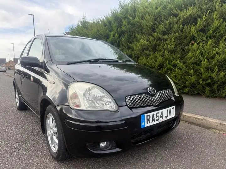 Toyota Yaris 2004 photo 2