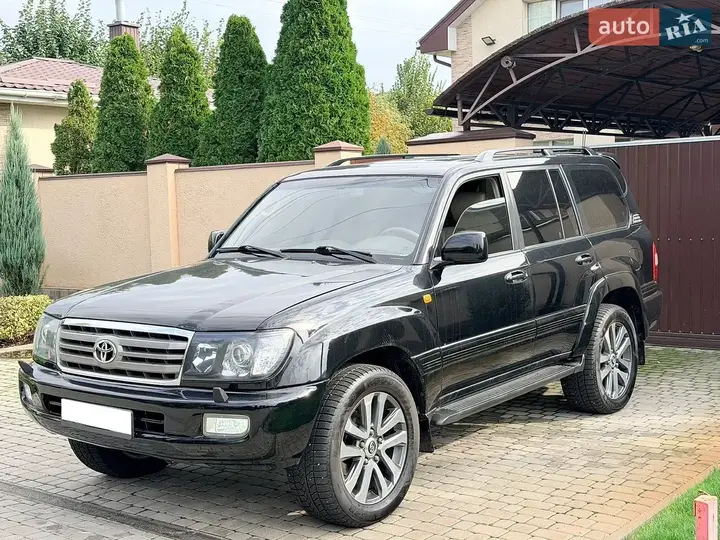 Toyota Land Cruiser 2005 photo 2