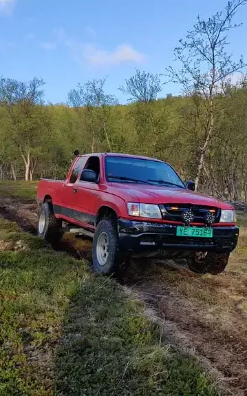 Toyota Hilux 2003 photo 2