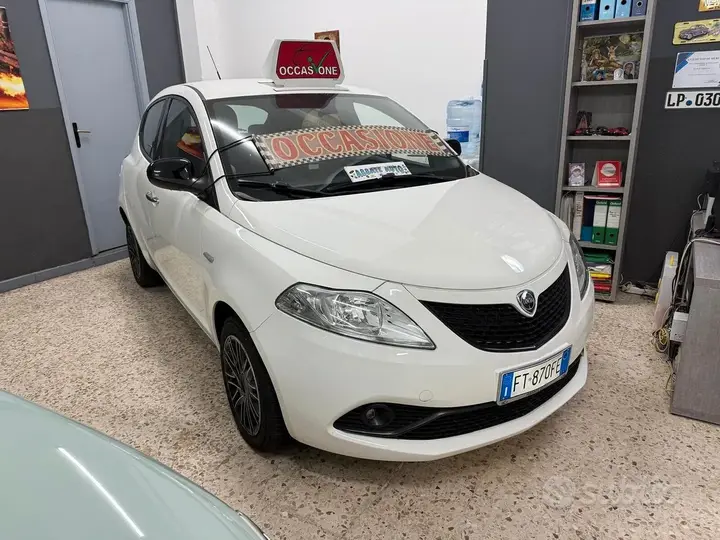Lancia Ypsilon