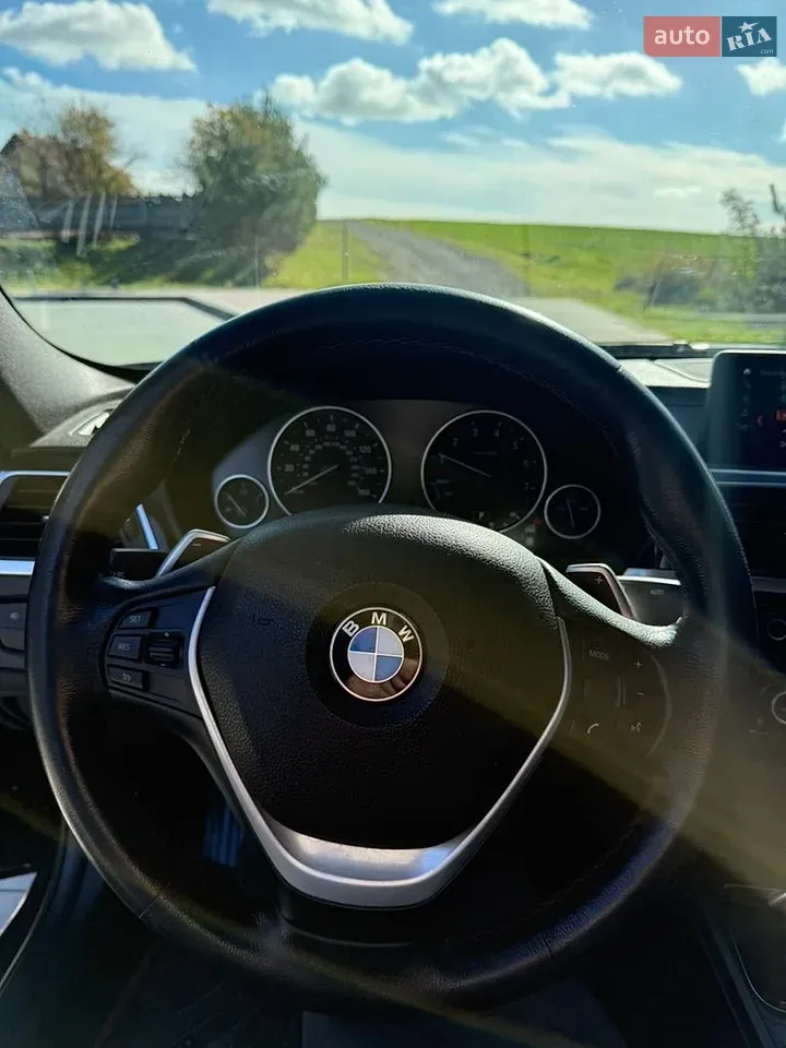 BMW 3 Series 2018 photo 3