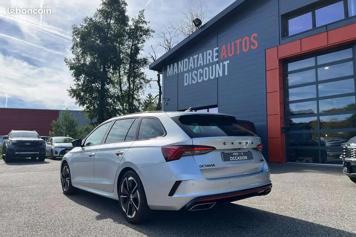 Skoda Octavia 2021 photo 2
