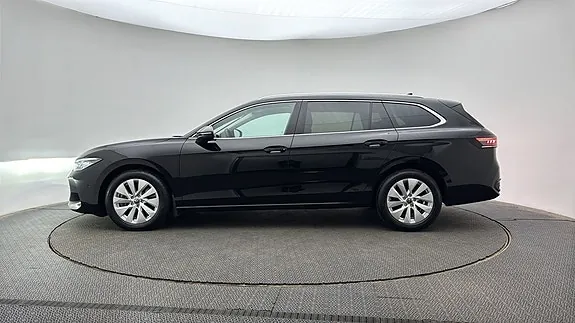 Volkswagen Passat 2025 photo 2