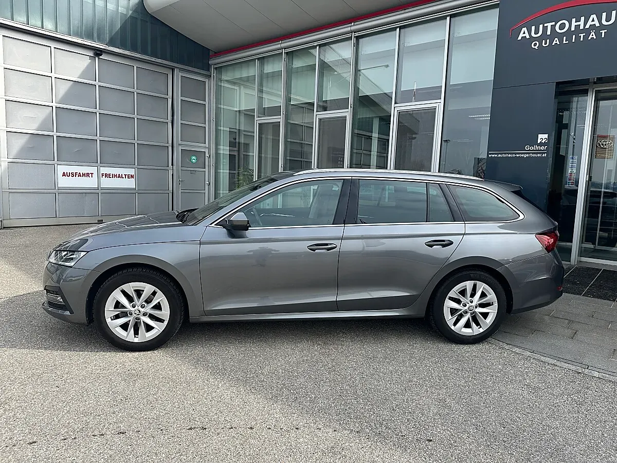 Skoda Octavia 2022 photo 2