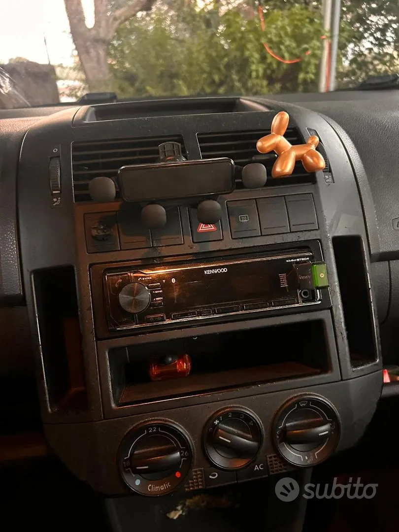 Volkswagen Polo 2008 photo 4
