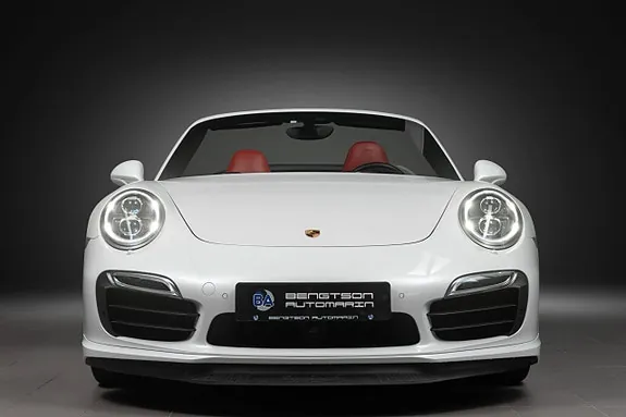 Porsche 911 Turbo S 2015 photo 3