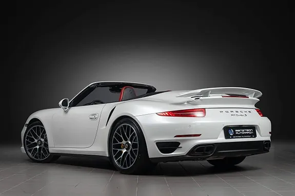 Porsche 911 Turbo S 2015 photo 4