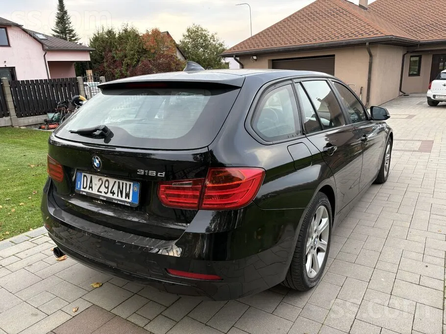 BMW 320 2012 photo 5