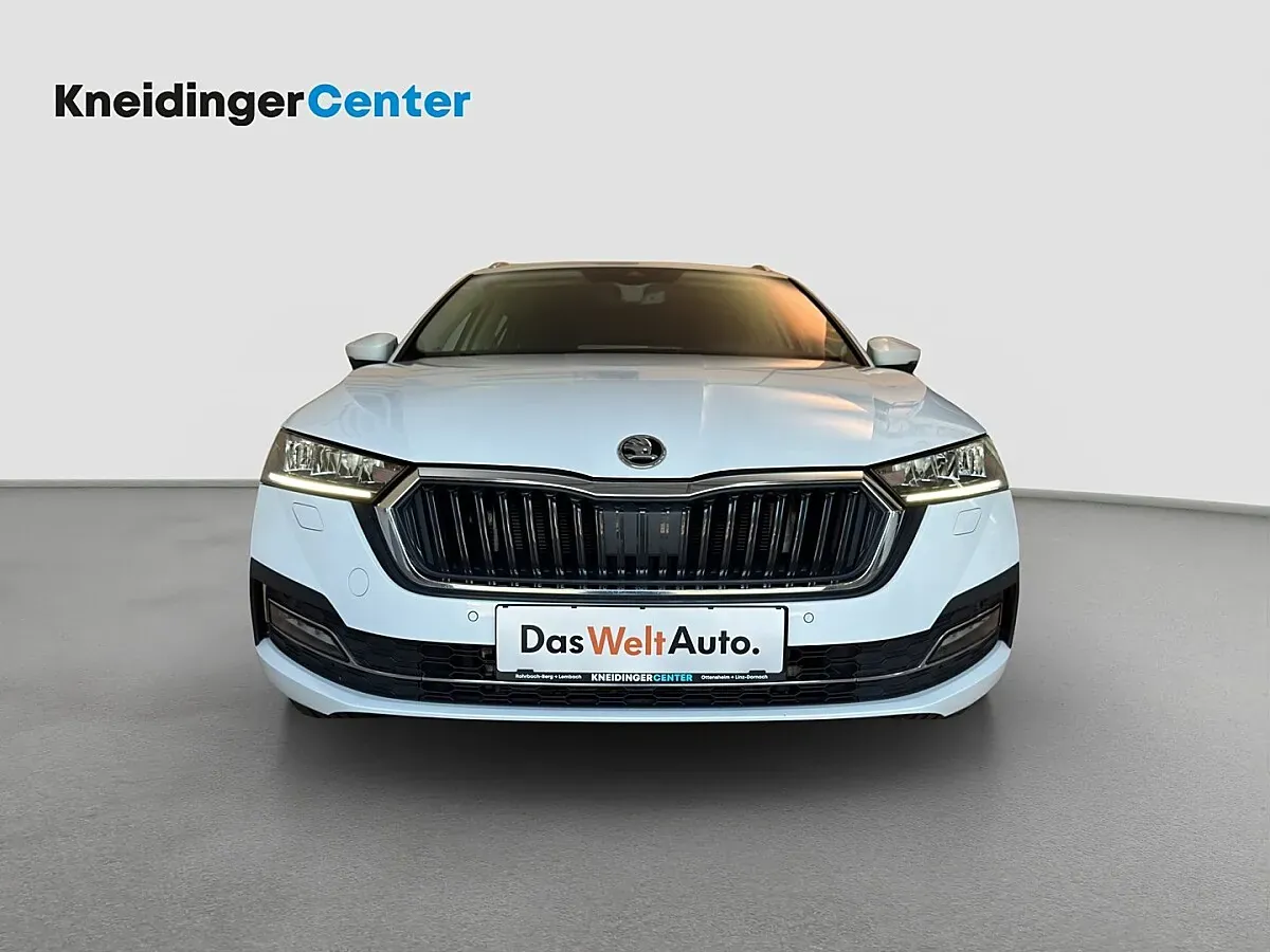Skoda Octavia 2024 photo 2