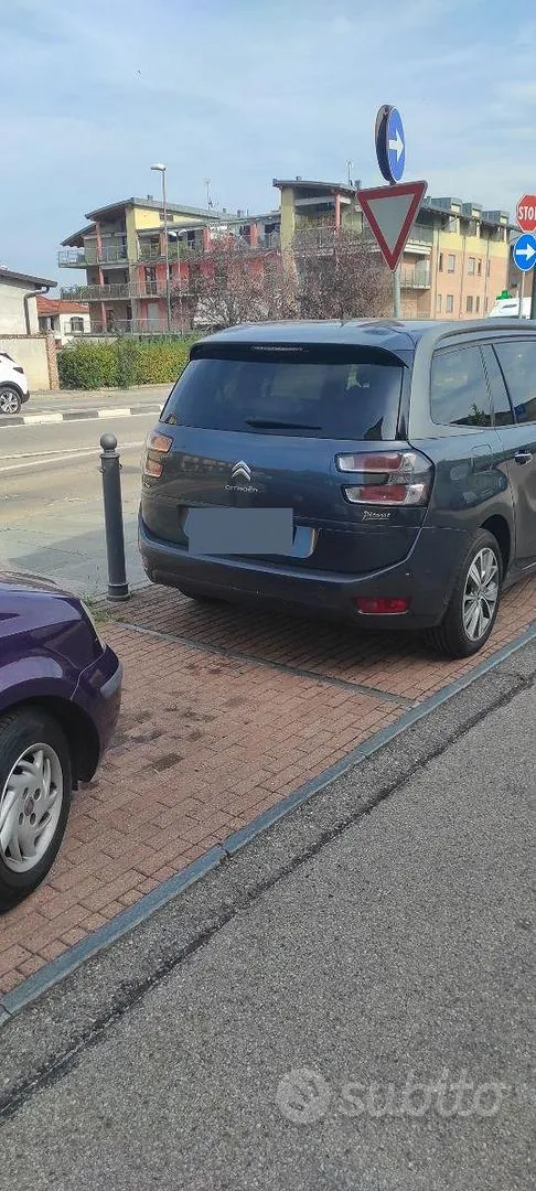 Citroen Grand C4 Picasso 2015 photo 2