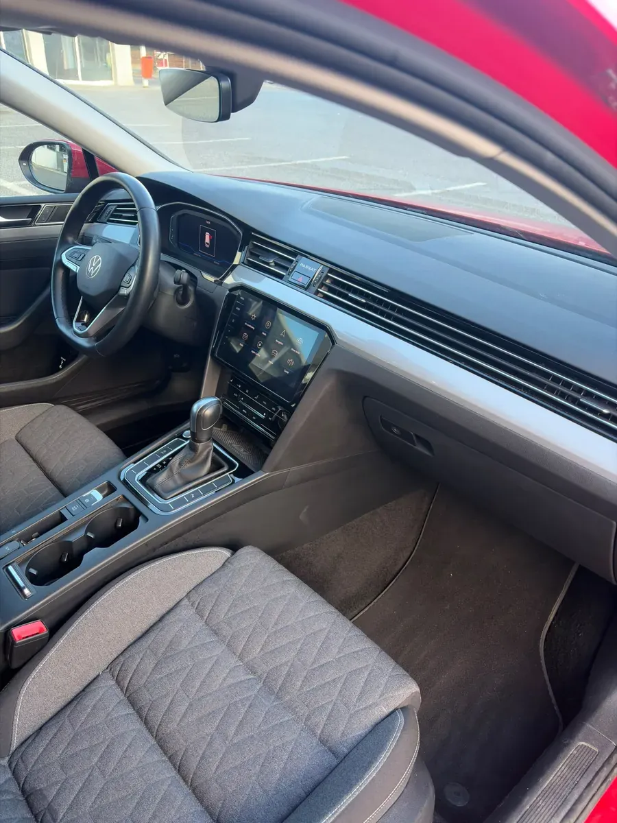 Volkswagen Passat 2023 photo 3