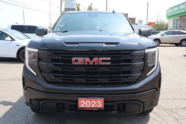 GMC Sierra 1500 2023 photo 2