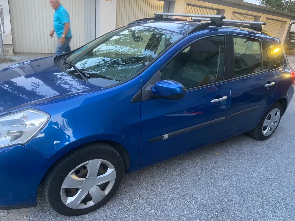 Renault Clio 2010 photo 3