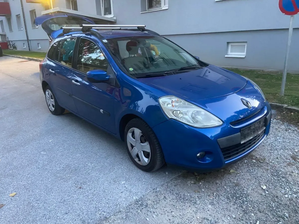 Renault Clio 2010 photo 2